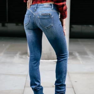 Alexa Slim